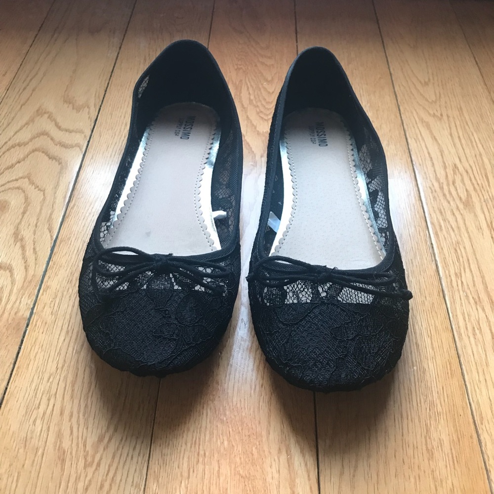 Black laced flats
